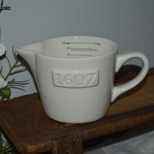 Crate & Barrel 16oz Spouted Measuring Cup Country Homestead Farmhouse Kitchen